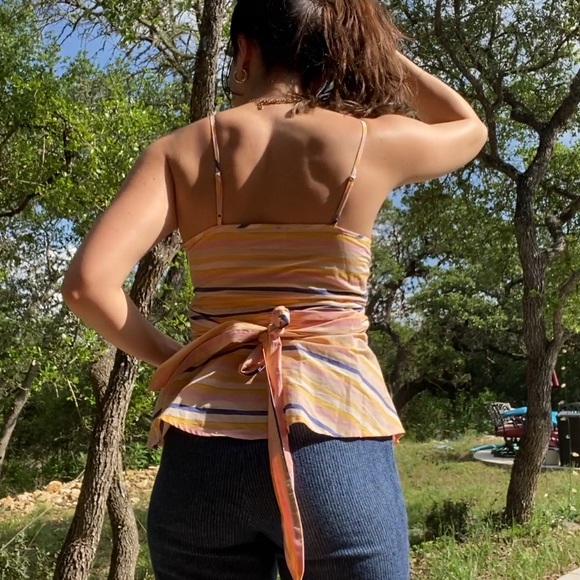 Vintage Back Tie Elegant Top - Picture 3 of 3